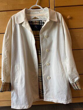 Burberry Cream Single Breaster Trench Coat